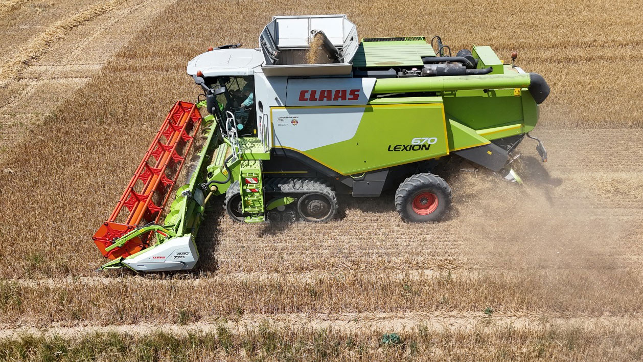 drusch-arbeiten-maehdrescher-lohnunternehmen-bayern-hoegl